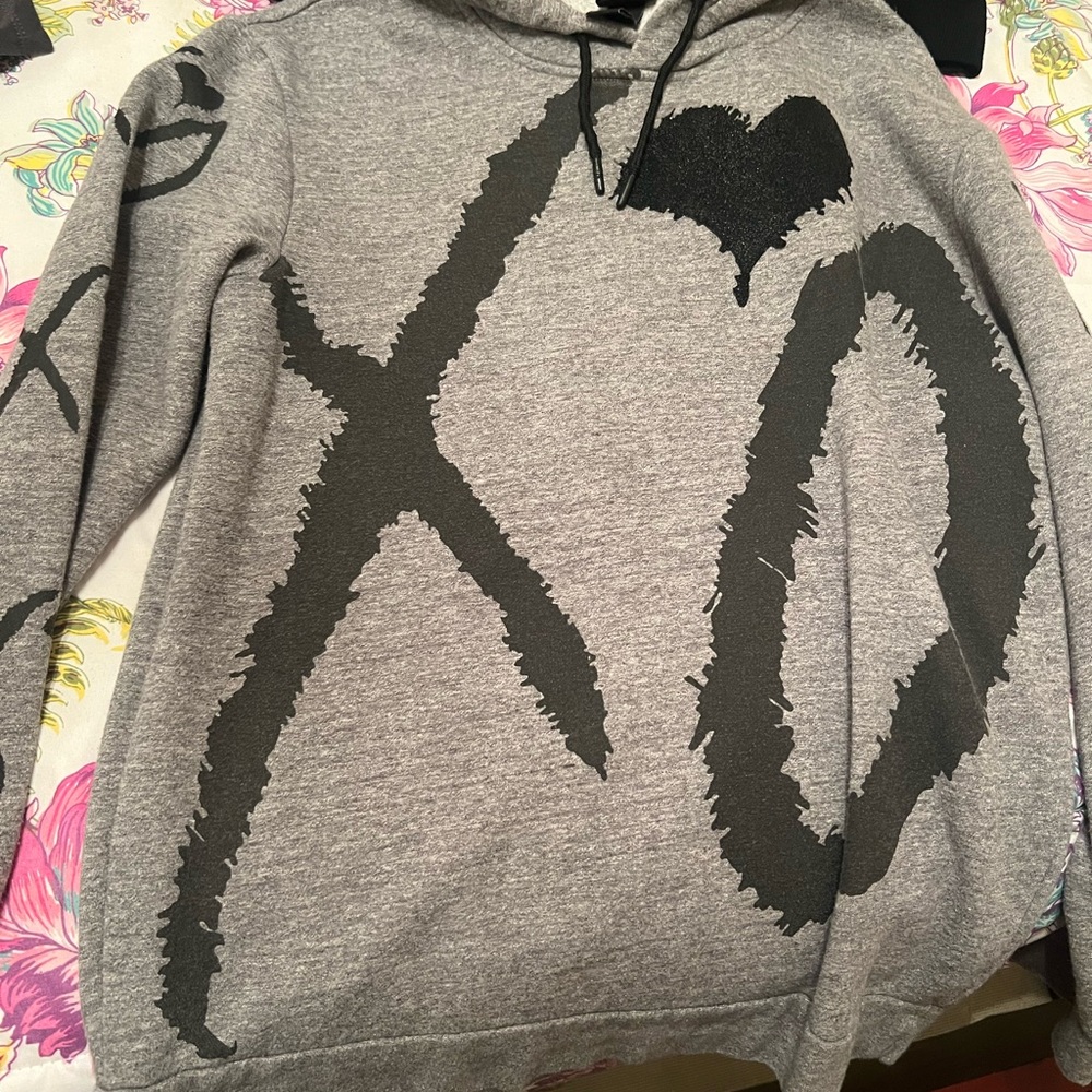 Gray XO Men's Sweater